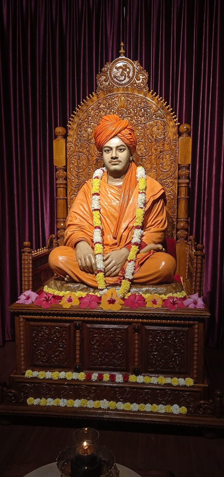      ಶೀರ್ಷಿಕೆ: ಸ್ವಾಮಿ ವಿವೇಕಾನಂದರು