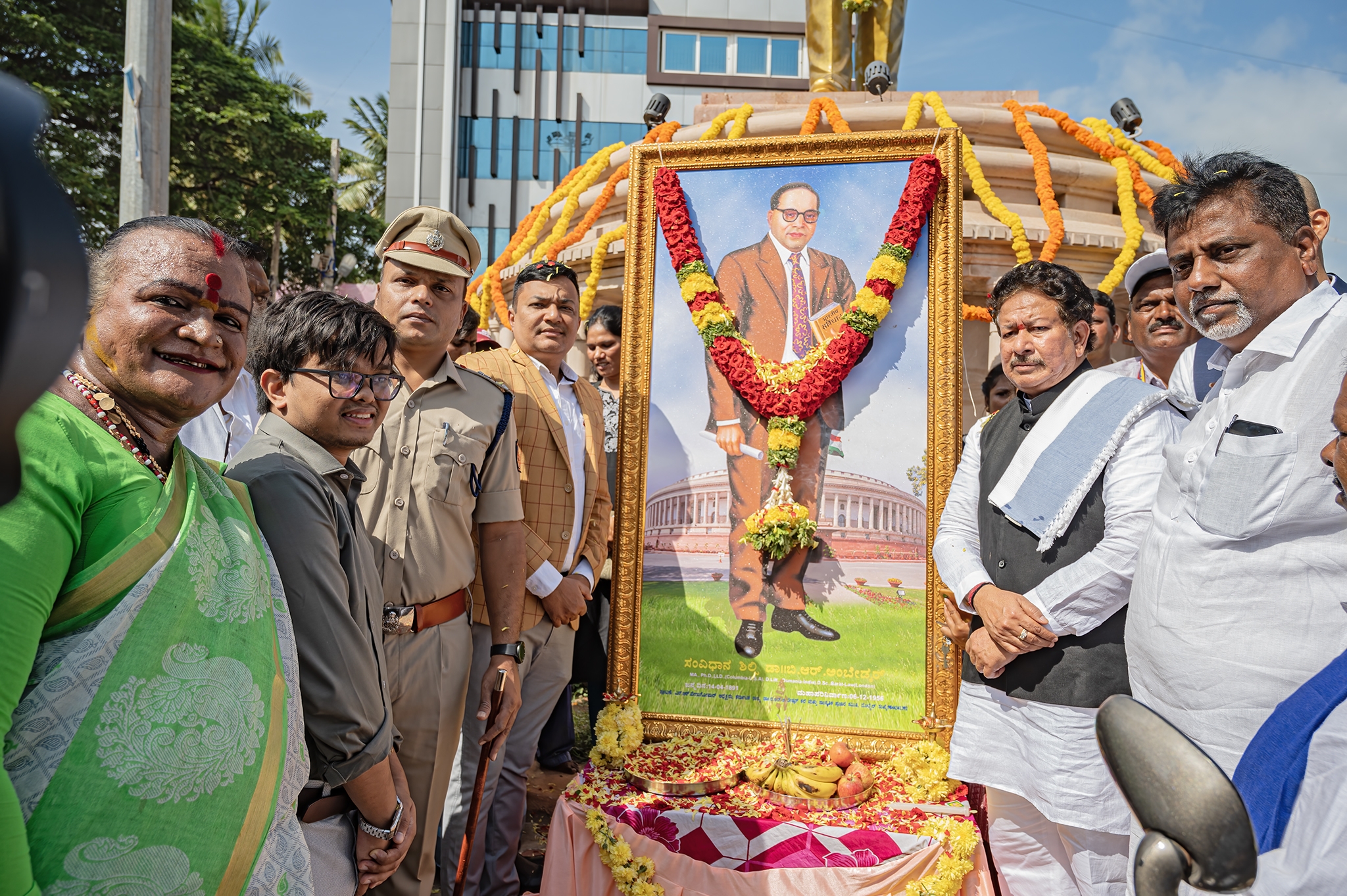 ಟಿಬಿ ಡ್ಯಾಂನ ರಾಷ್ಟ್ರೀಯ ಹೆದ್ದಾರಿಯಿಂದ ಭುವನಹಳ್ಳಿವರೆಗೆ ಮಾನವ ಸರಪಳಿ