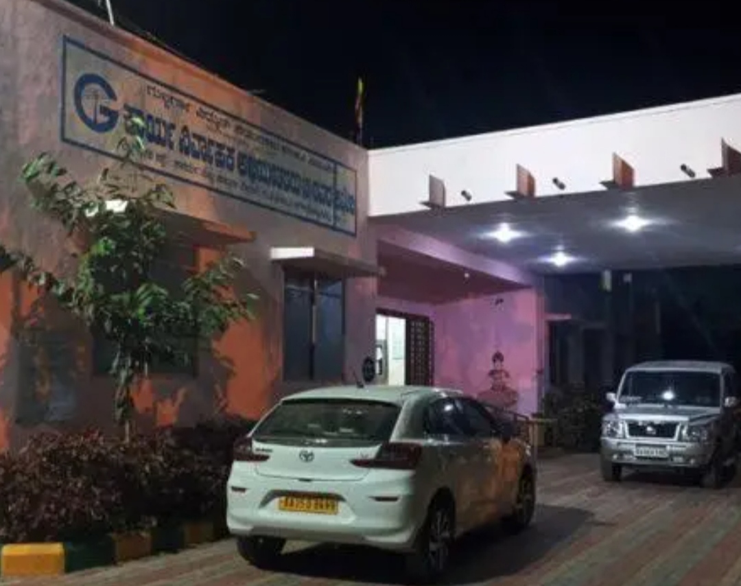 ಹಗರಿಬೊಮ್ಮನಹಳ್ಳಿ: ಜೆಸ್ಕಾಂ ಇಲಾಖೆಯ ಕಾರ್ಯನಿರ್ವಾಹಕ ಅಭಿಯಂತರ ಕಚೇರಿ ಮೇಲೆ ಲೋಕಾಯುಕ್ತ ದಾಳಿ