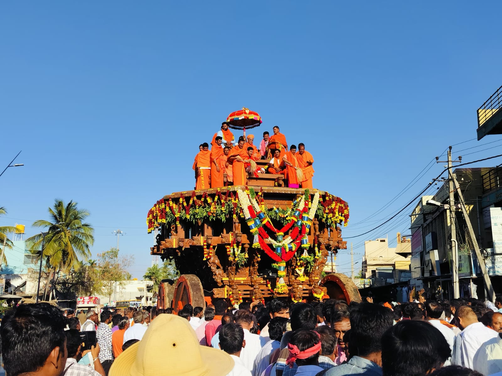 “ಶ್ರೀ ಗುರುಕೊಟ್ಟೂರೇಶ್ವರ ರಥದ ತೇರುಗಾಲಿಹೊರಕ್ಕೆ”