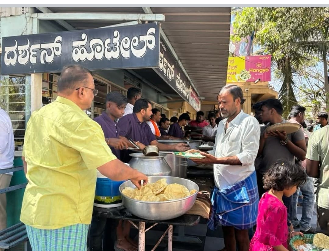 ರಥೋತ್ಸವದಲ್ಲಿ ಅನ್ನ ಸಂತರ್ಪಣೆ